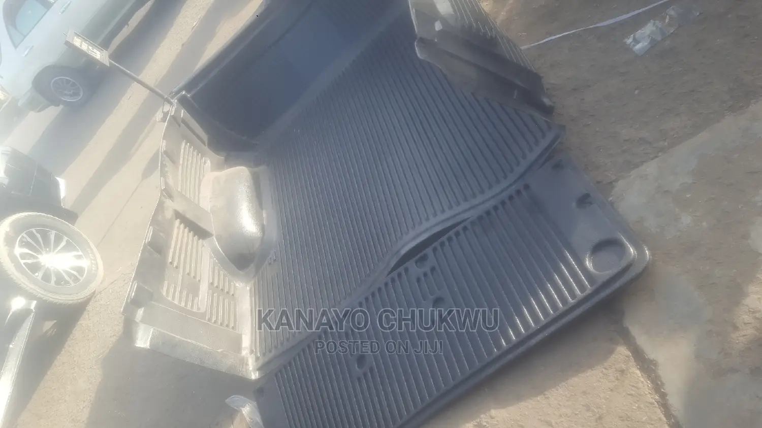Bucket for Toyota Tundra