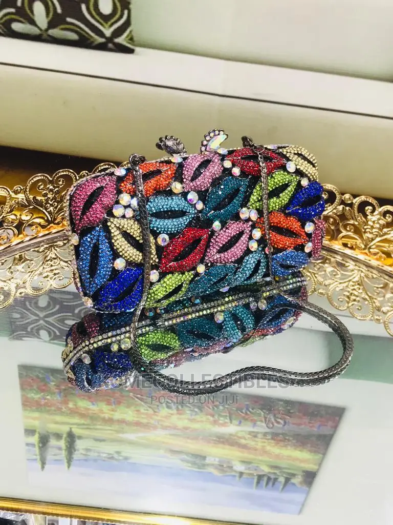 Dazzling Women Crystal Clutch Purses*