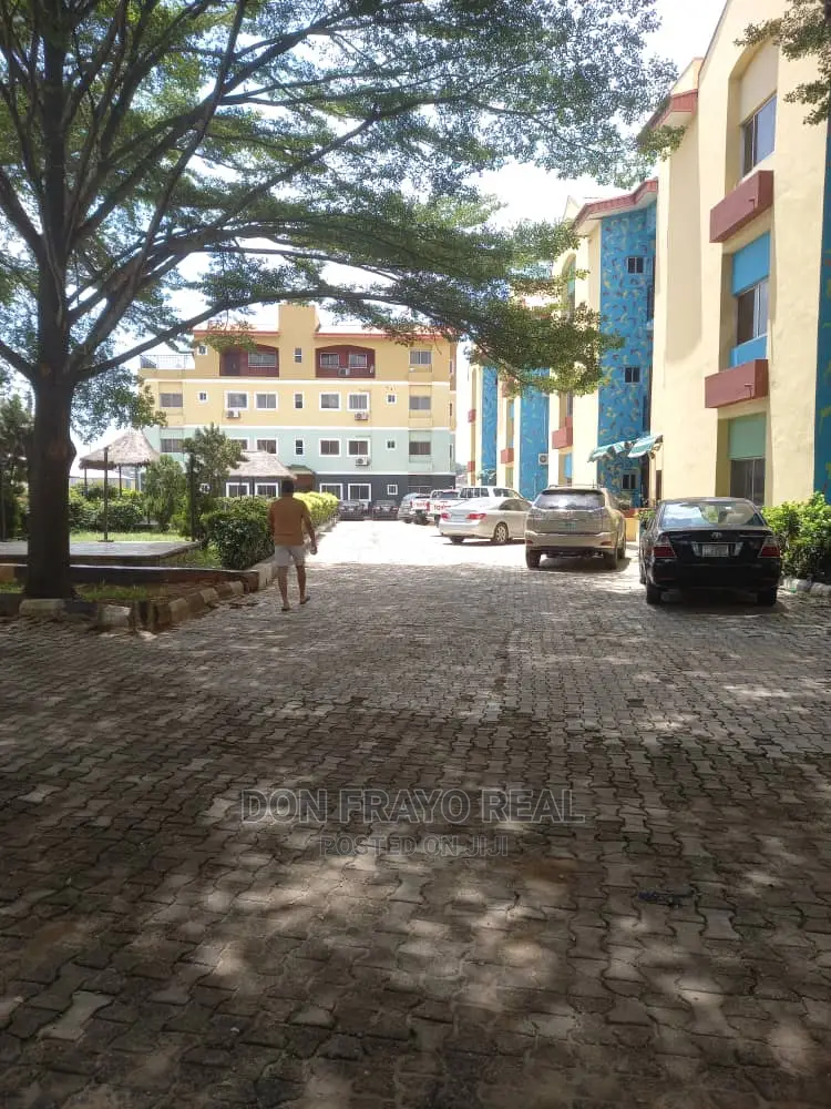 2 Bedroom Service Apt at Onireke GRA
24hrs Use