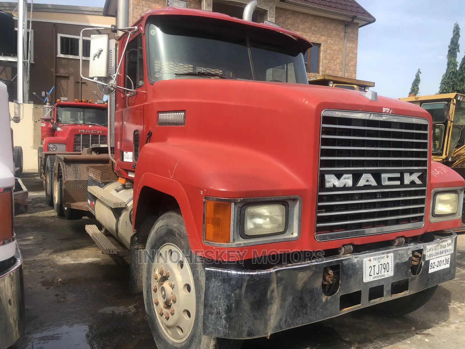 MACK Trailer Head