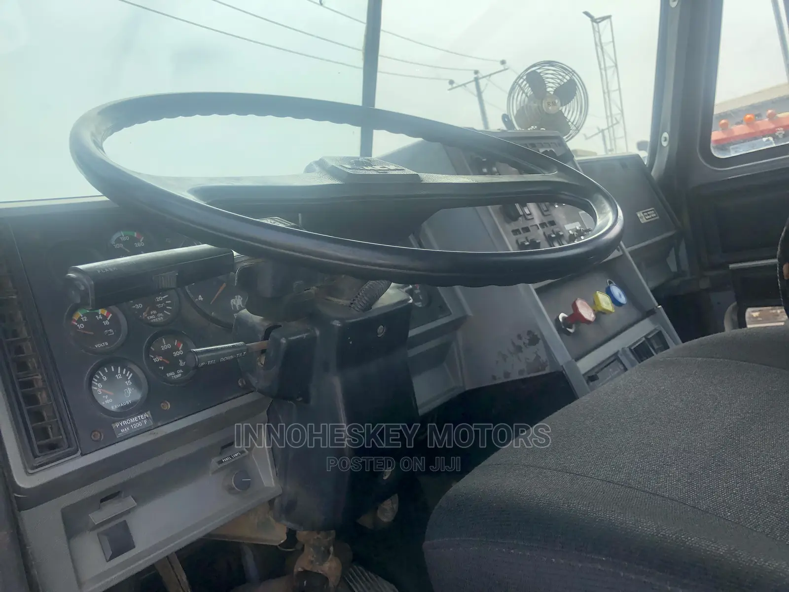 MACK Trailer Head