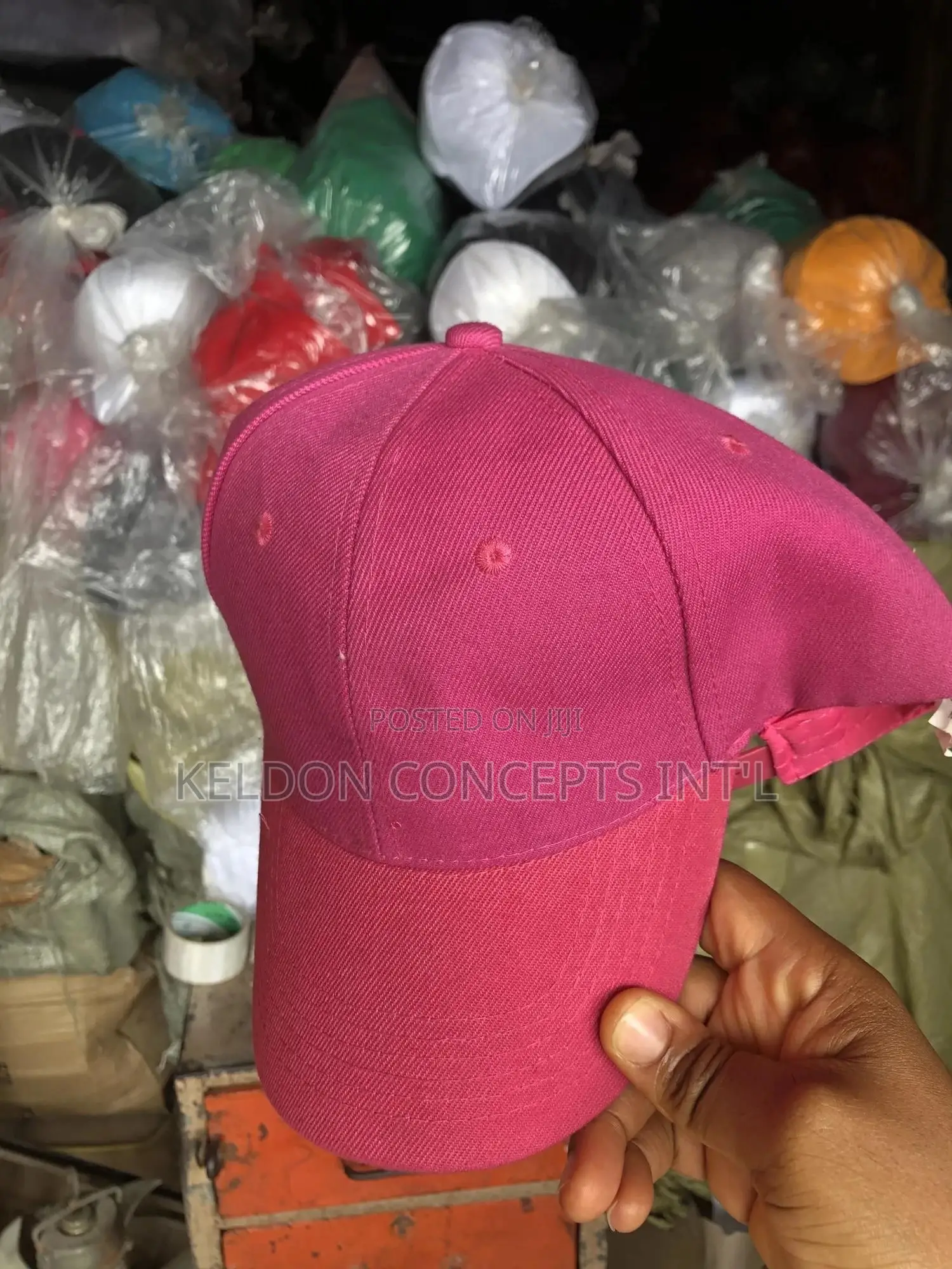 Wholesale Cotton Face Cap in Different Colors 500pcs
