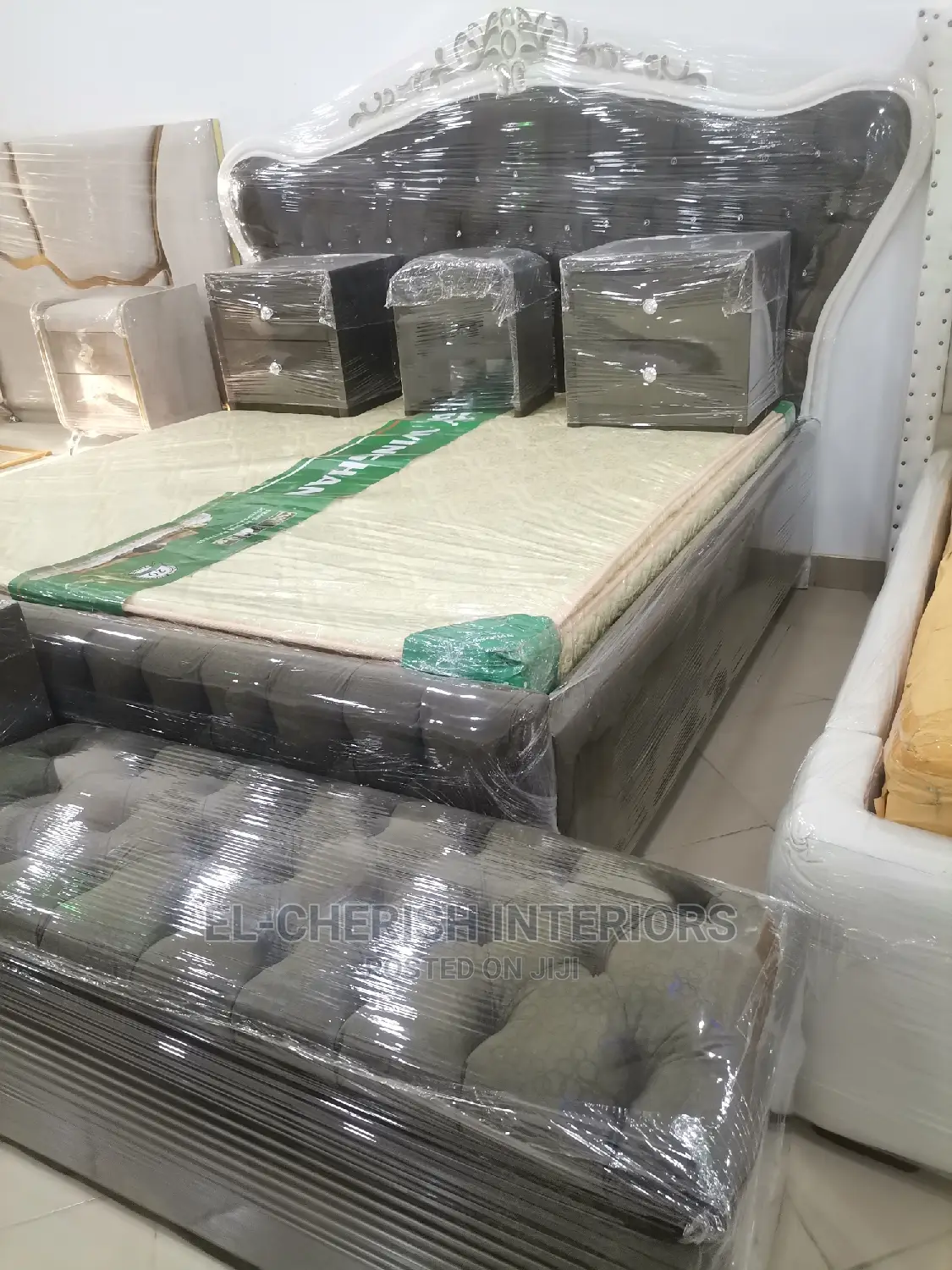 Swiz Splendor Bed