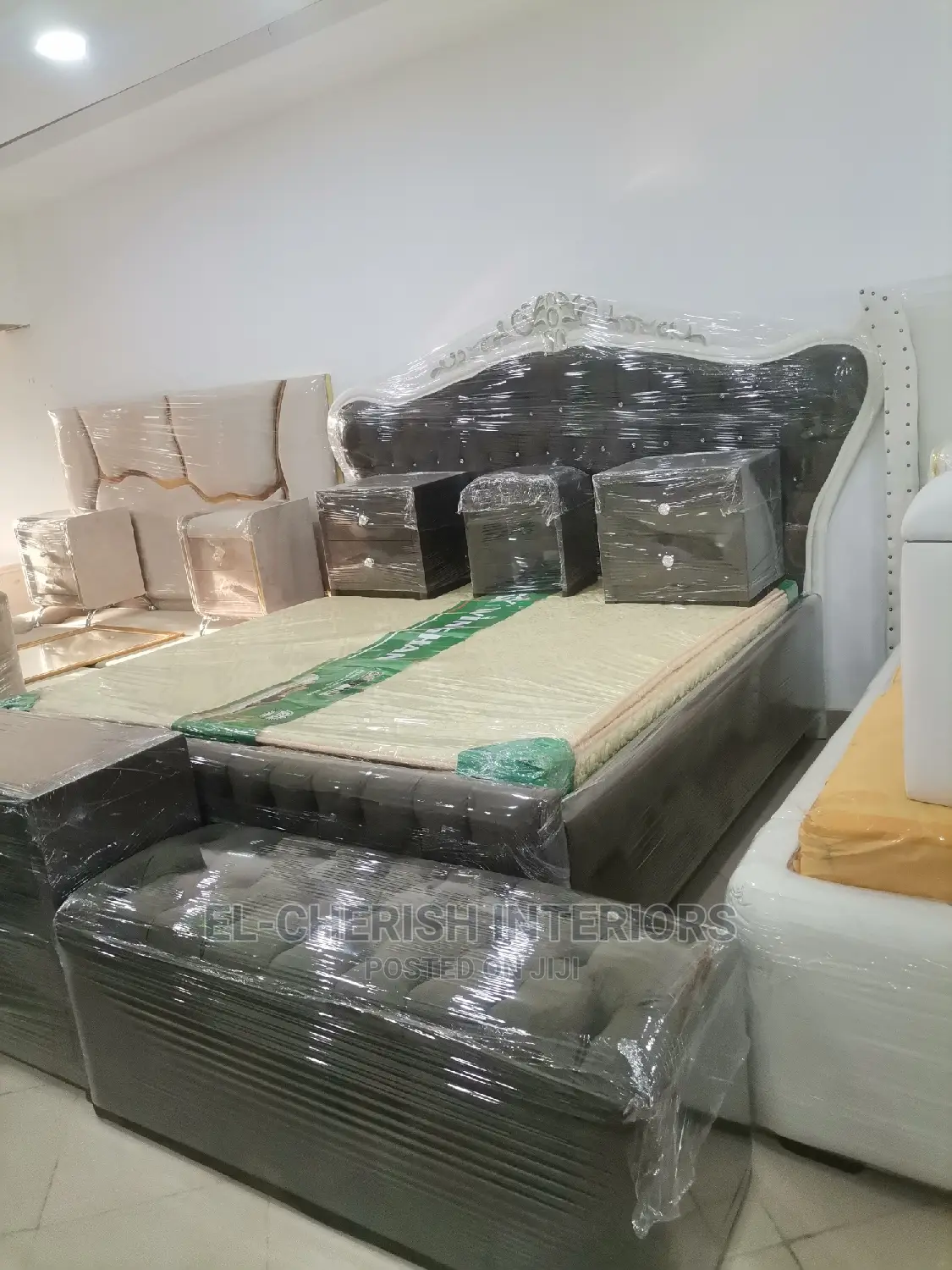 Swiz Splendor Bed
