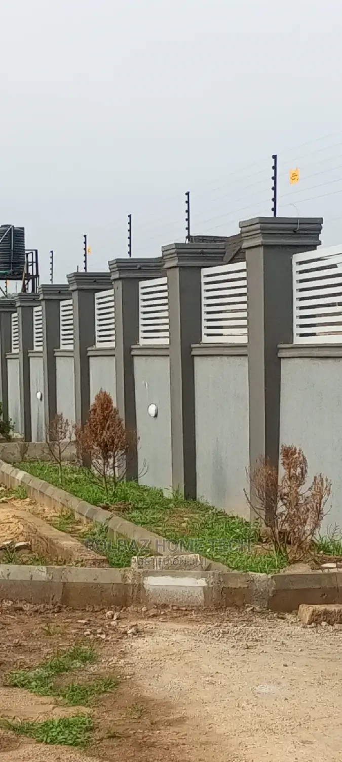 Electric Fence; Zero Tolerance for Intruder