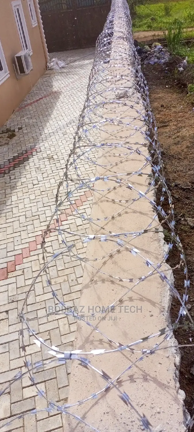 Concertina Wire; Razor Barb-Wire Fence