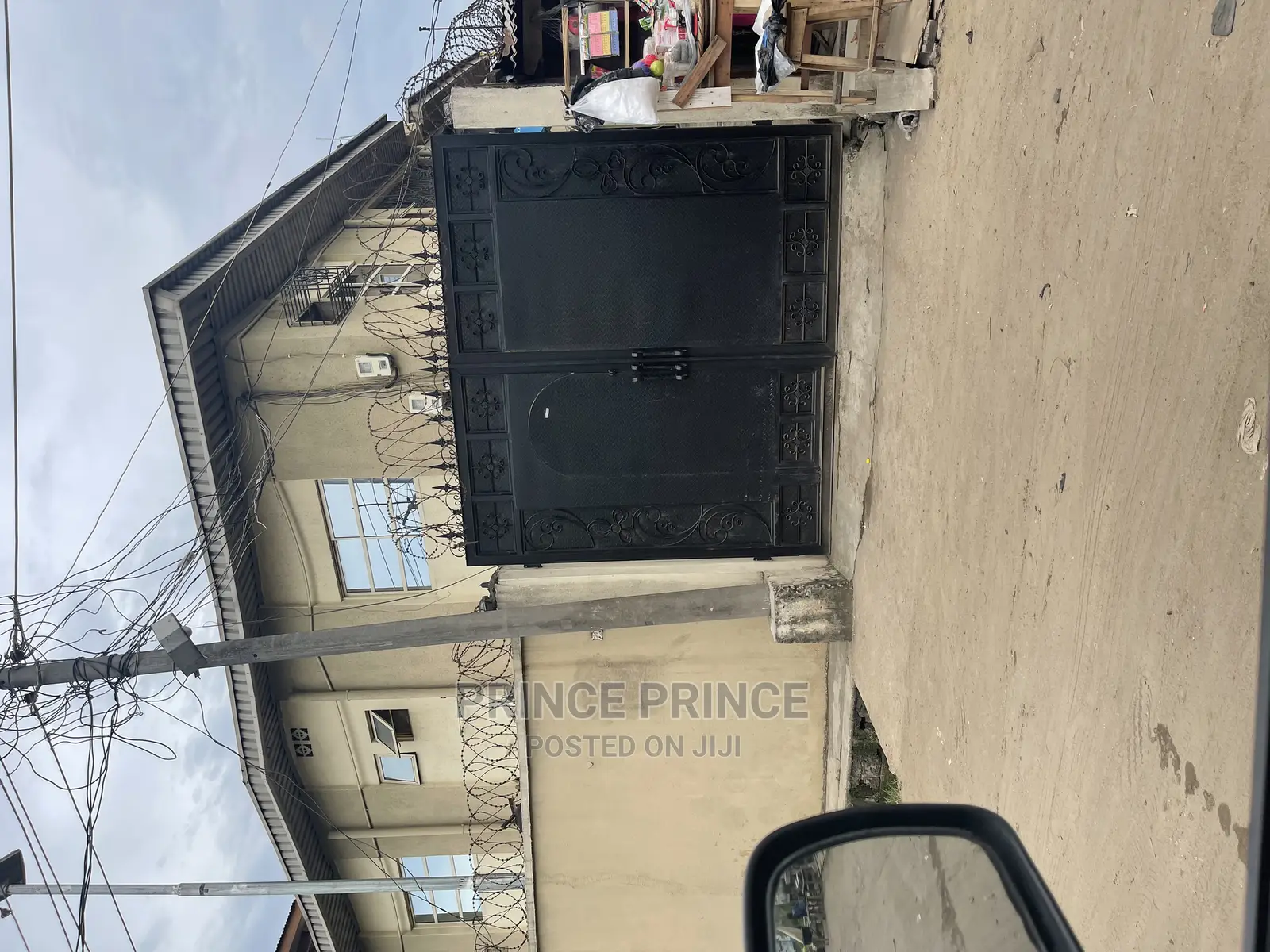 3bdrm Block of Flats in Surulere for sale