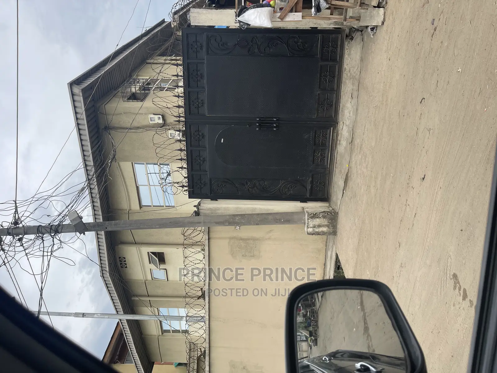 3bdrm Block of Flats in Surulere for sale