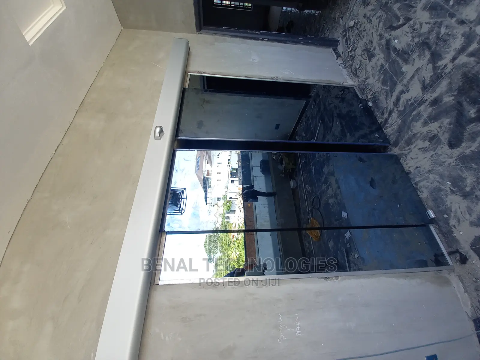 Quality Entrance Automatic Sensor Door in Lekki