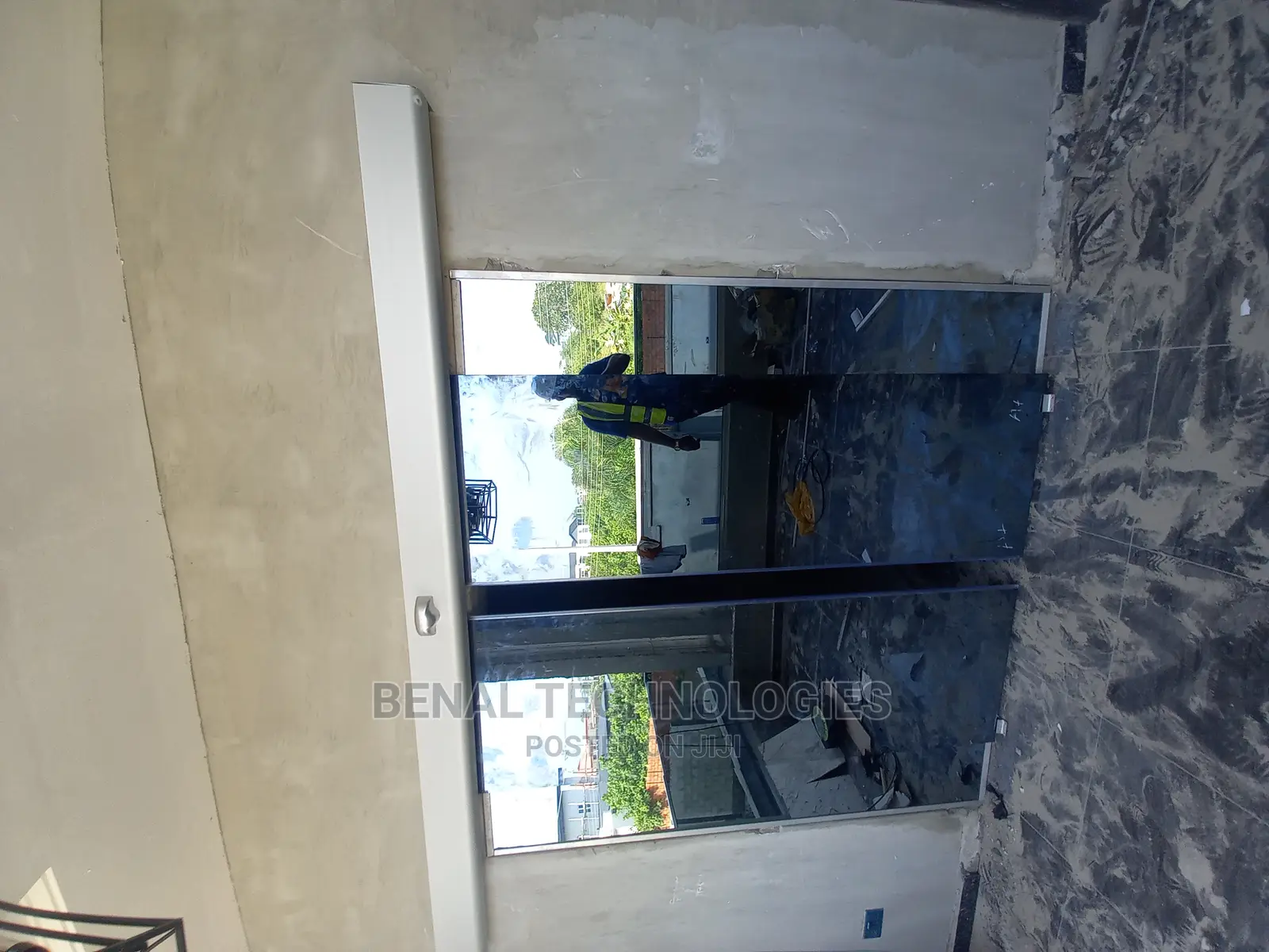 Quality Entrance Automatic Sensor Door in Surulere