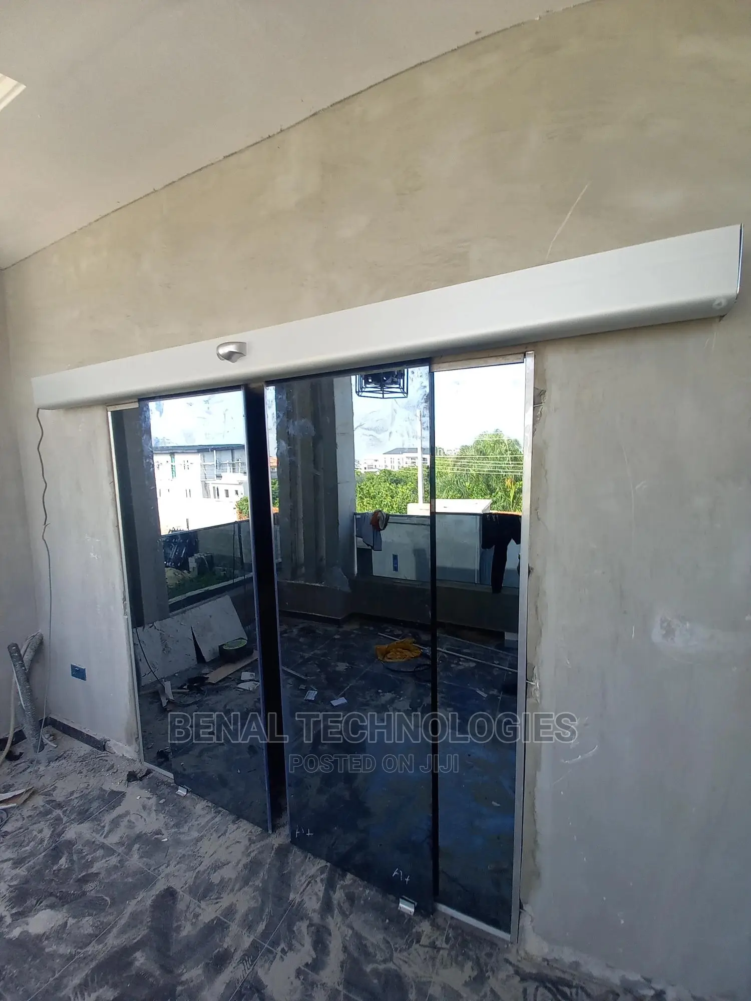 Very Effective Automatic Entrance Sensor Door in Ikorodu