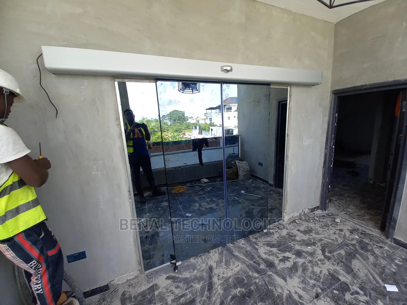 Quality Entrance Automatic Sensor Door in Ogudu
