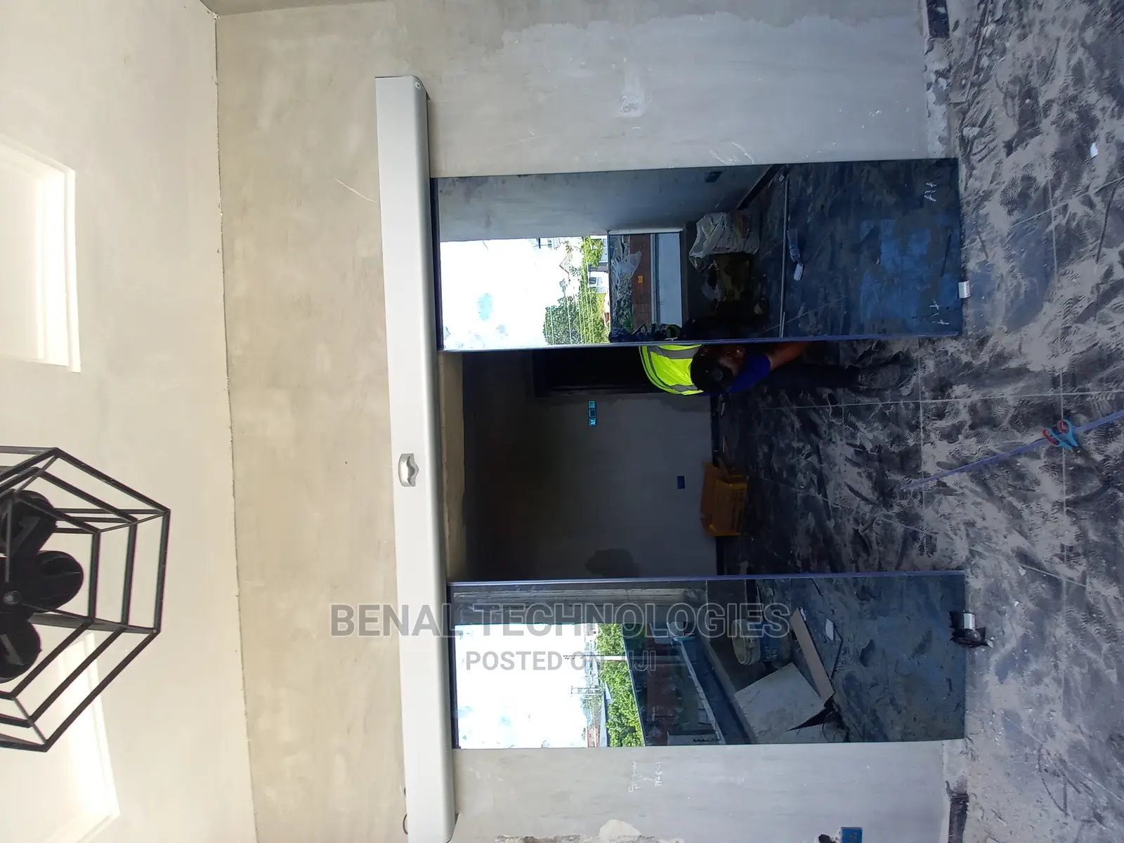 Quality Entrance Automatic Sensor Door in Shomolu
