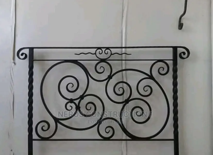 Curly Cumbi Wrought Iron Design