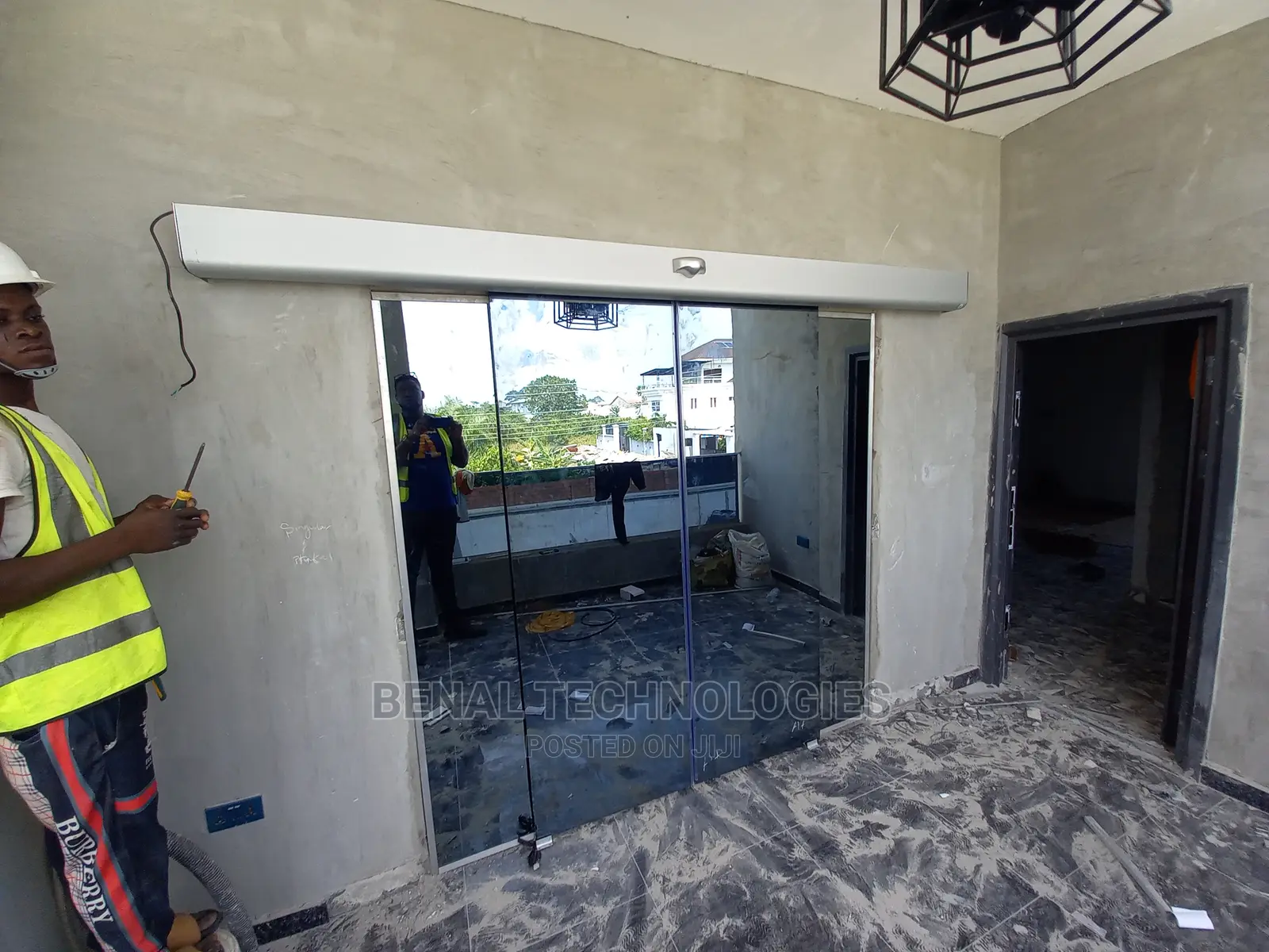 Quality Entrance Automatic Sensor Door in Owerri