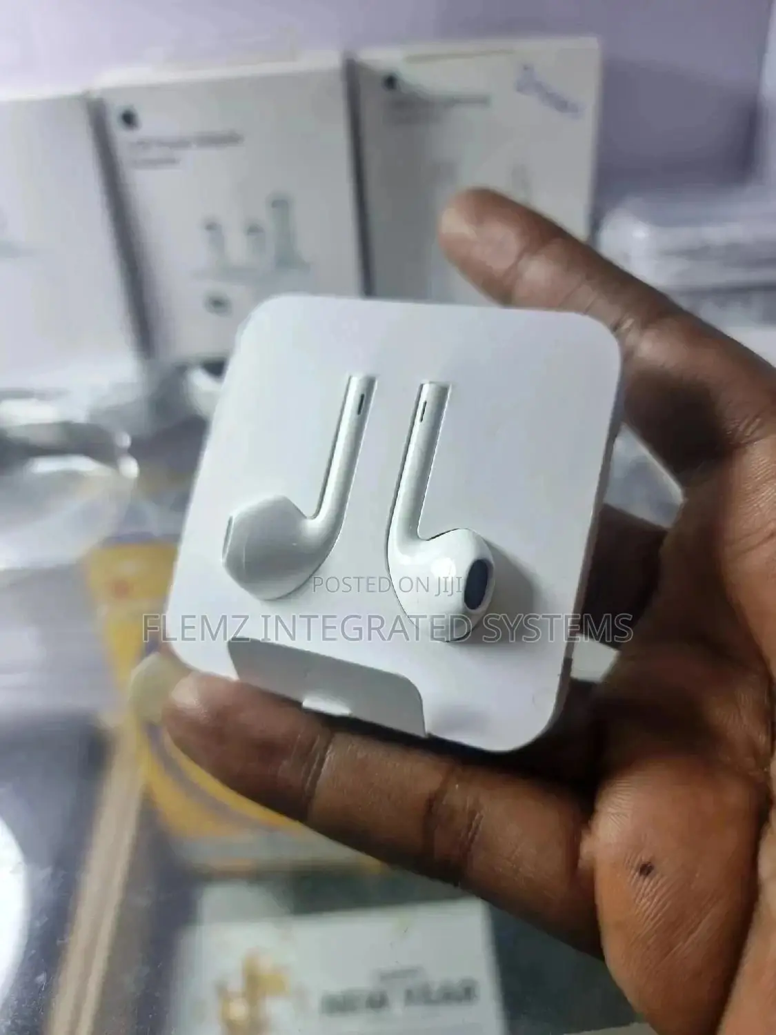 Original Apple Earpiece on Flemzconcepts