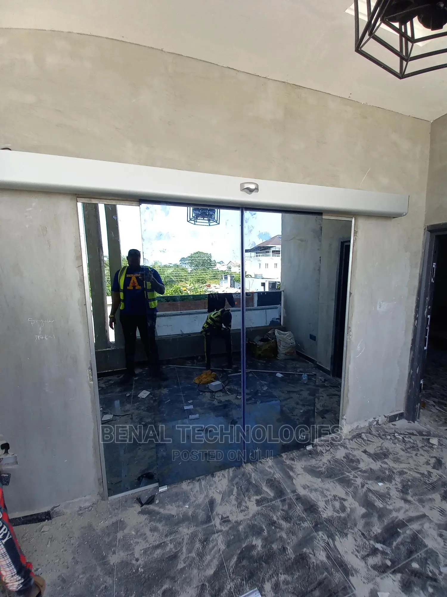 Quality Entrance Automatic Sensor Door in Benin City