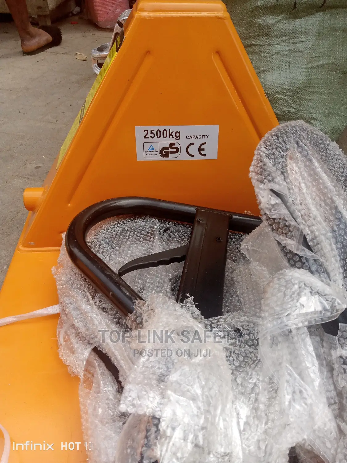 Pallet Truck 2.5ton. Normal Leg