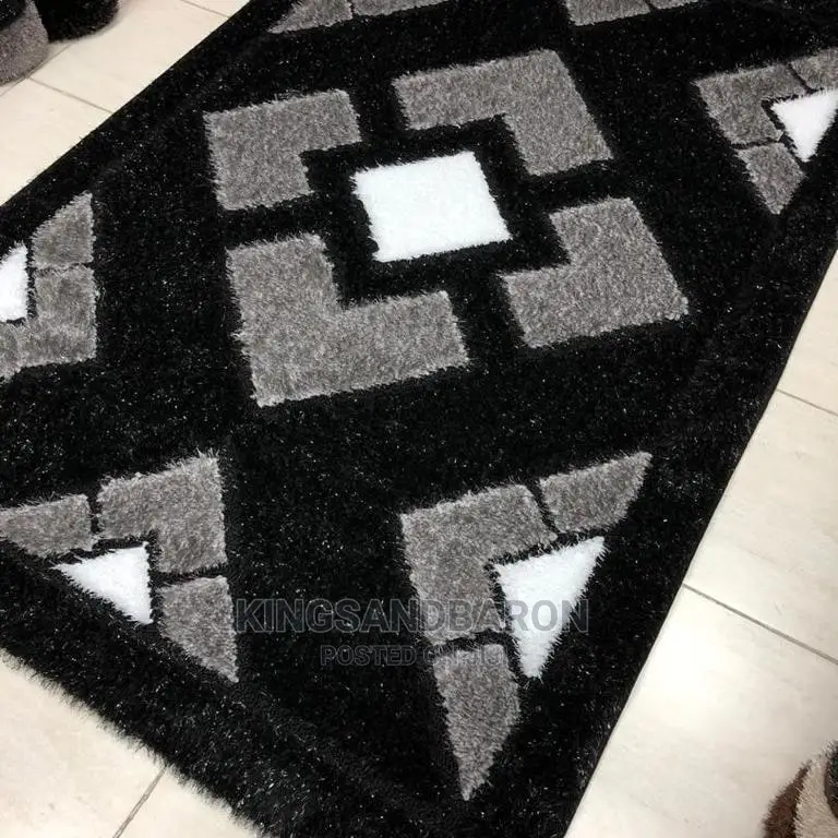4x6fts Black, Gray,Cream Pattern Shaggy Turkey Center Piece