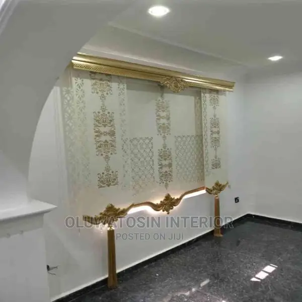 Royal Majestic Blinds/Curtain