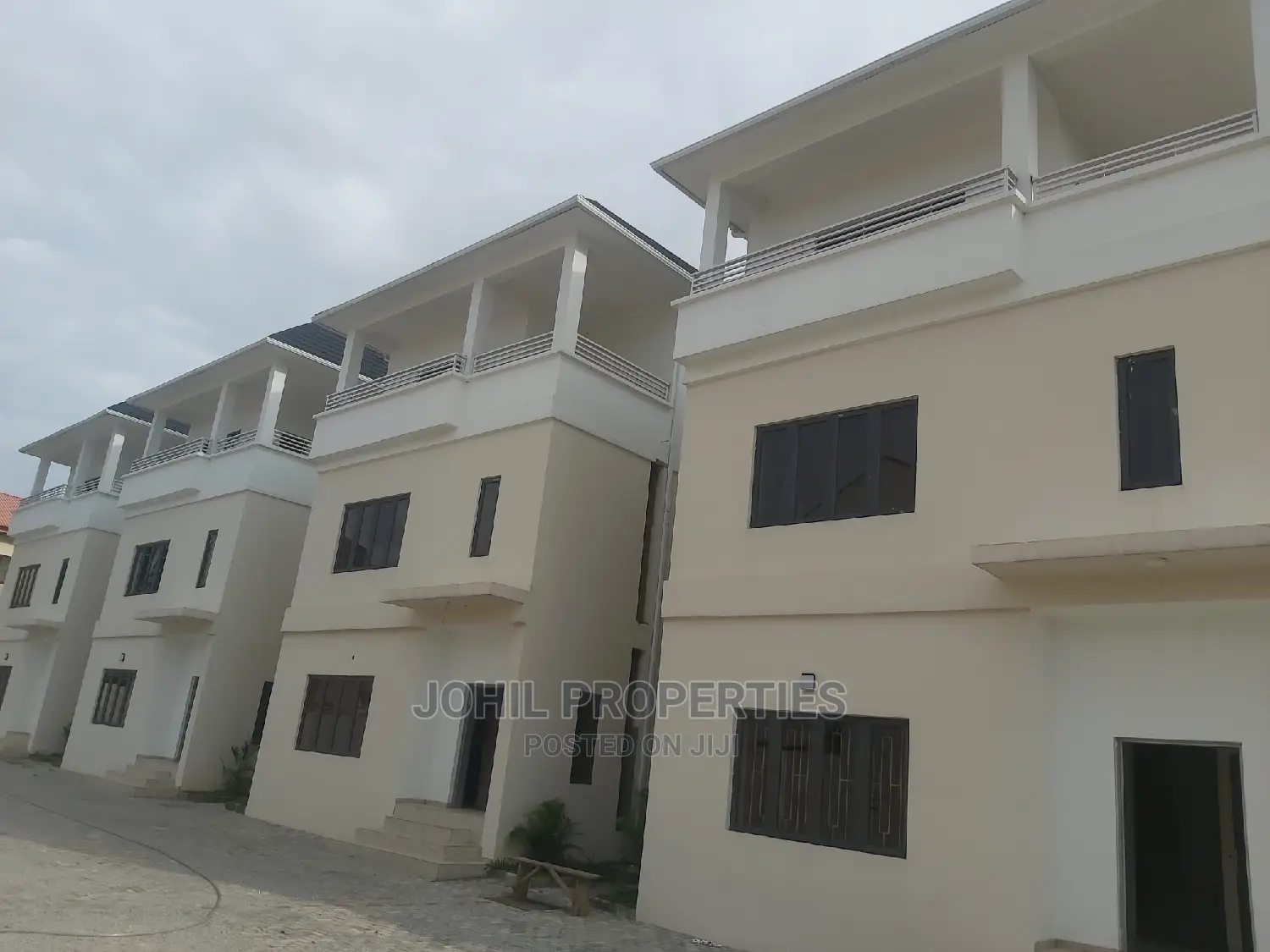 4bdrm Duplex in Maitama for sale