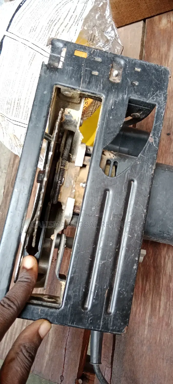 G Saw Cutting Machine