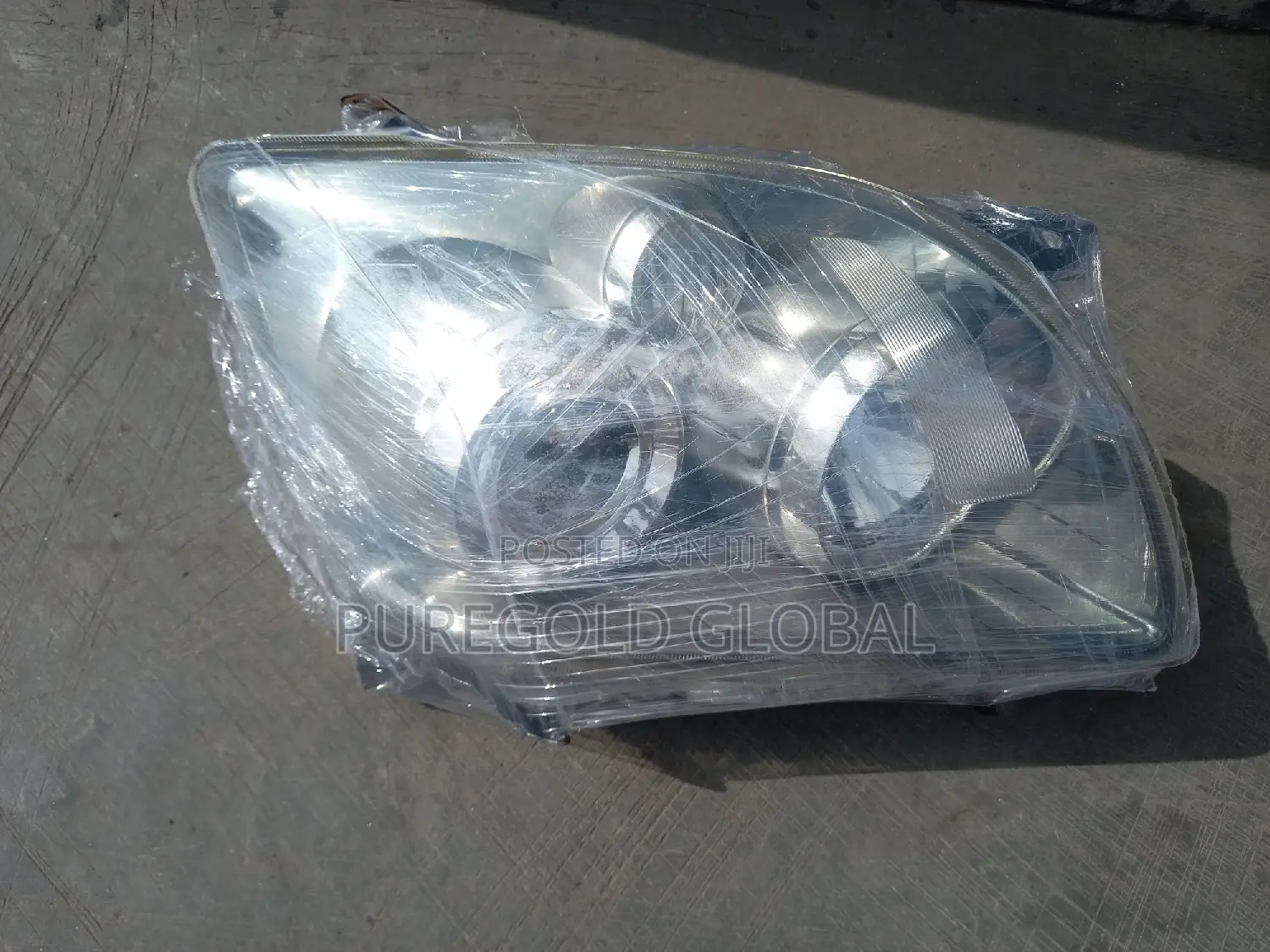 Toyota Avensis 2006 Model Headlamp