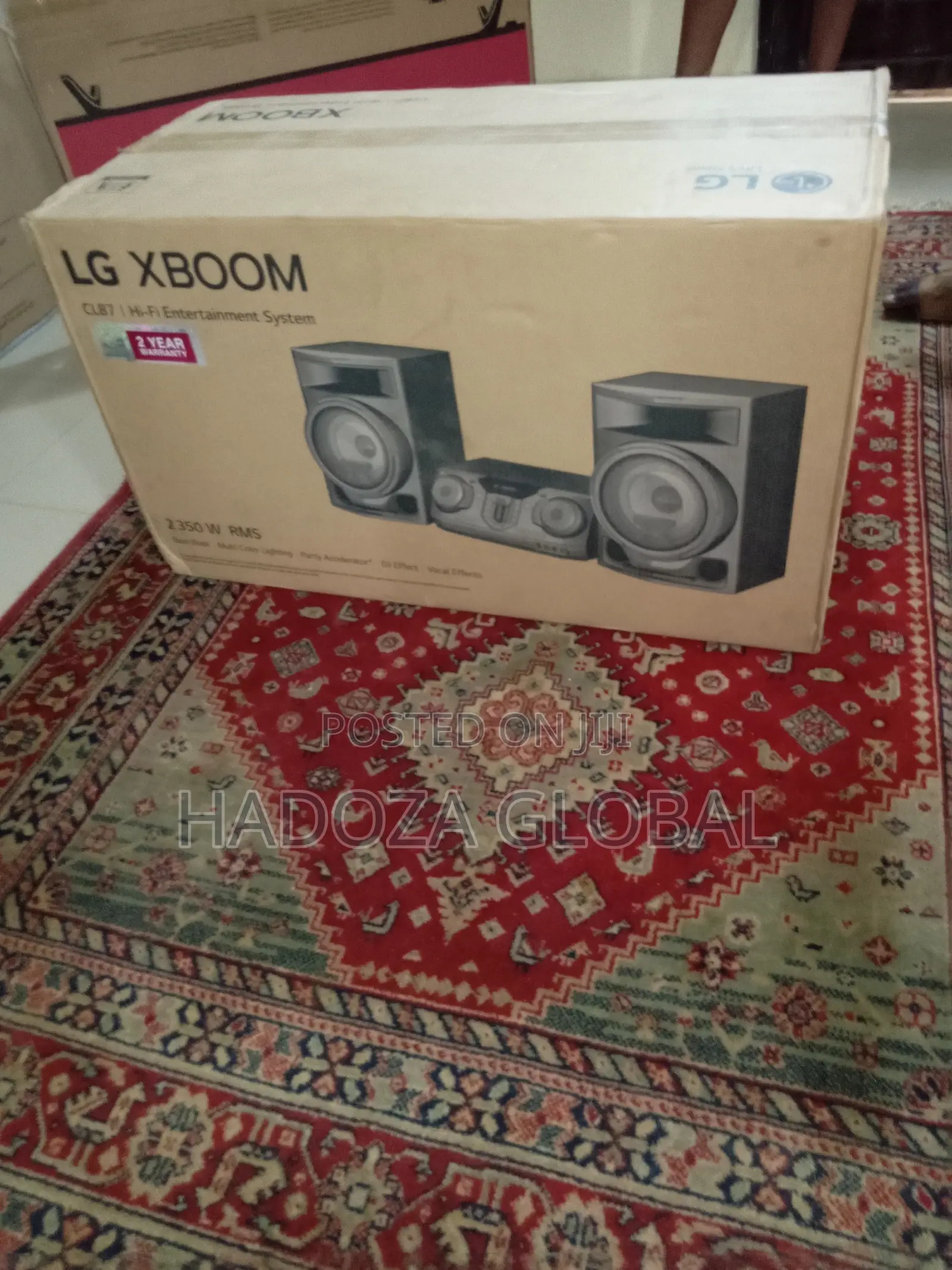 LG Xboom Multi Color Lightning 2350 Watts