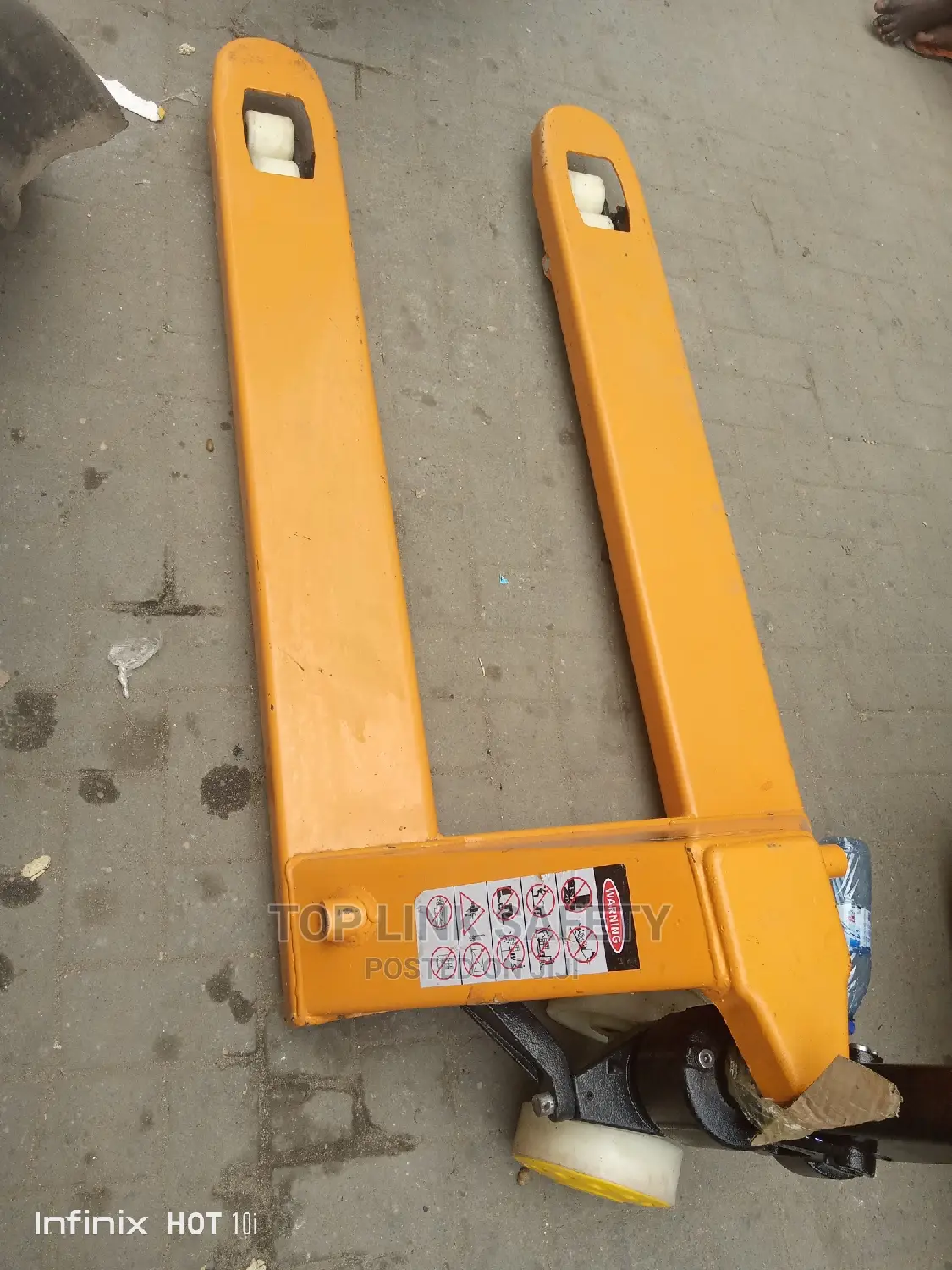 Pallet Truck . 5000kg. 5 Ton