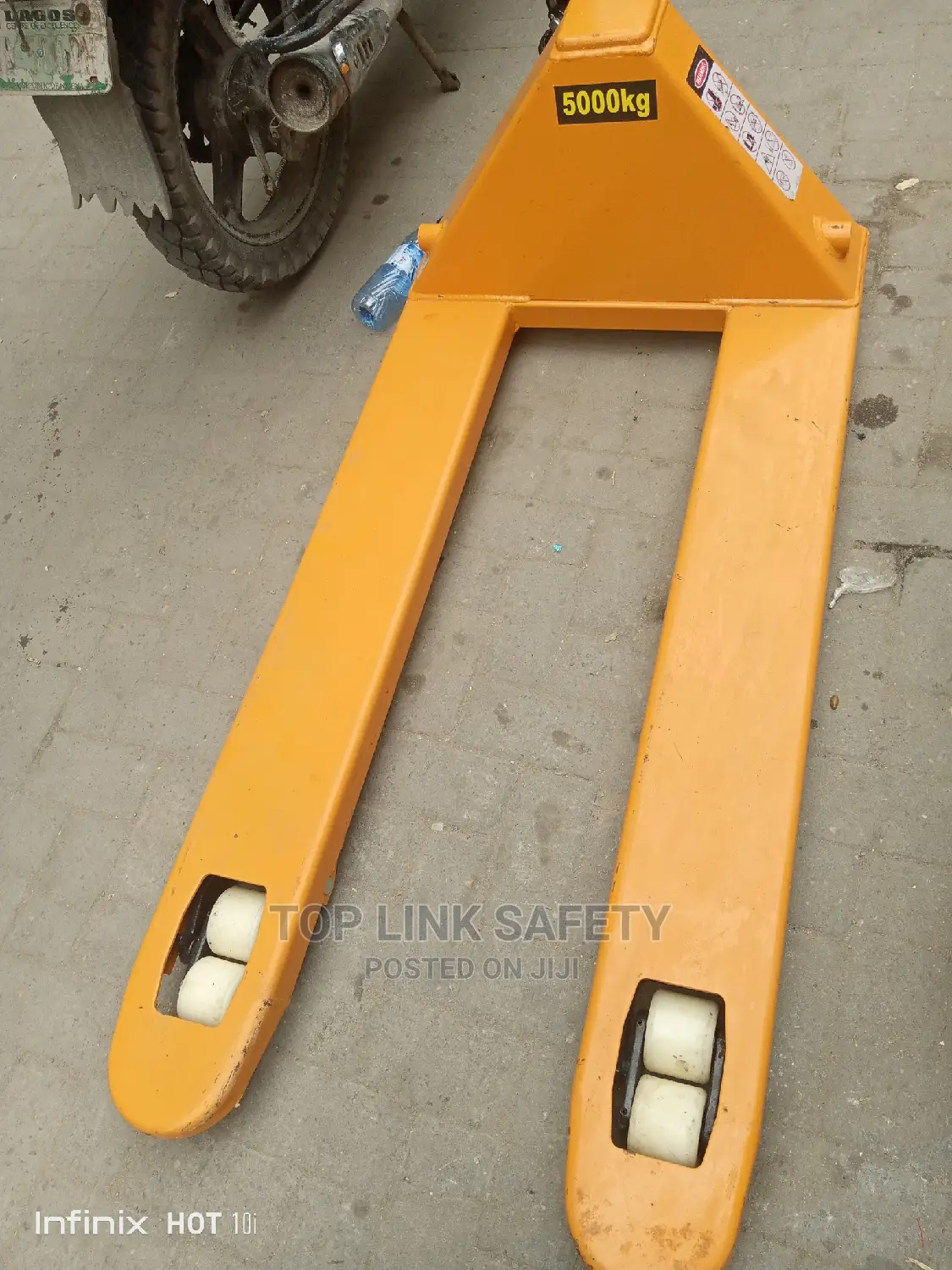 Pallet Truck . 5000kg. 5 Ton