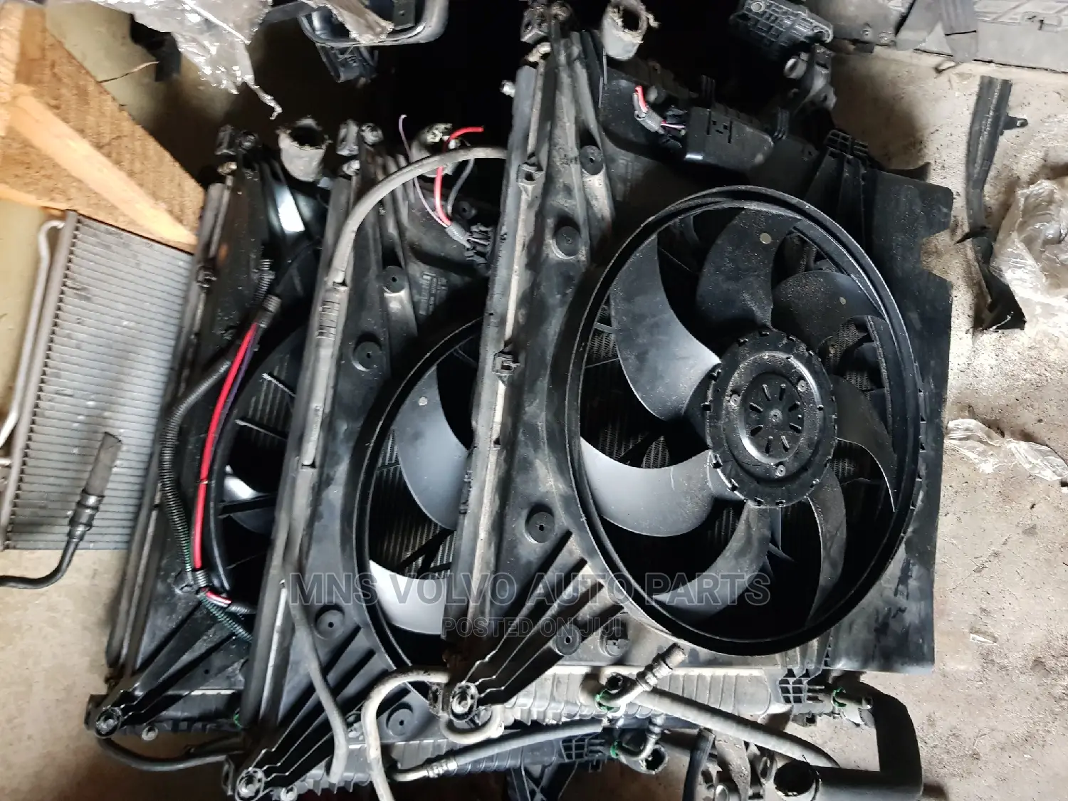 Volvo Xc90 3.2,V8,2.5t, Radiator Only