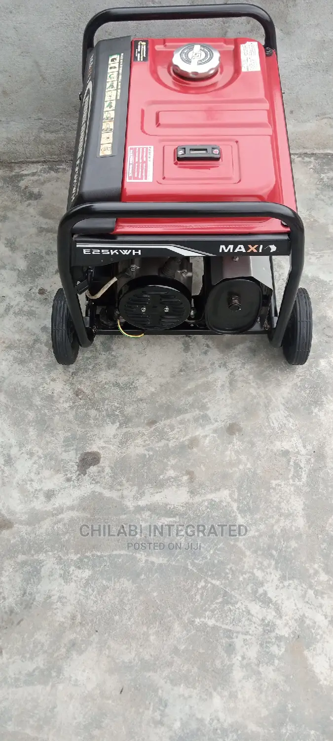 1 Month Old Very New 3.75KVA MAXI E25KWH Key Start Generator