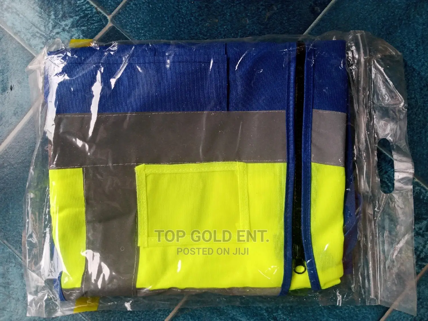 Quality Reflective Vest With Zip And Pockets