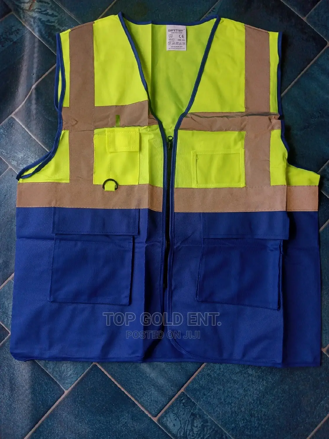 Quality Reflective Vest With Zip And Pockets