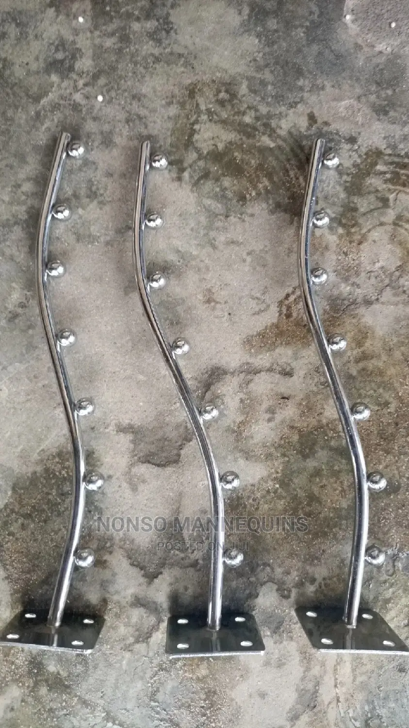 7 Pin Wall Hangers