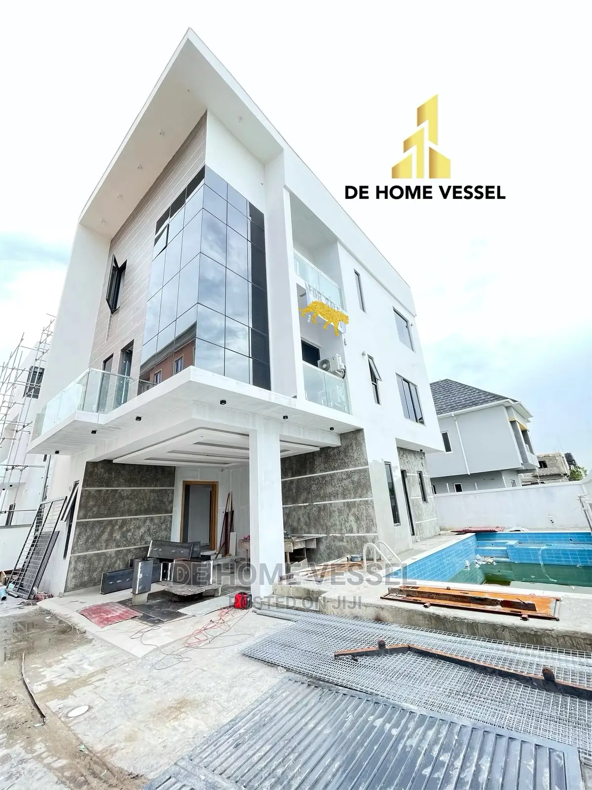 5bdrm Duplex in Lekki Phase 1 for Sale