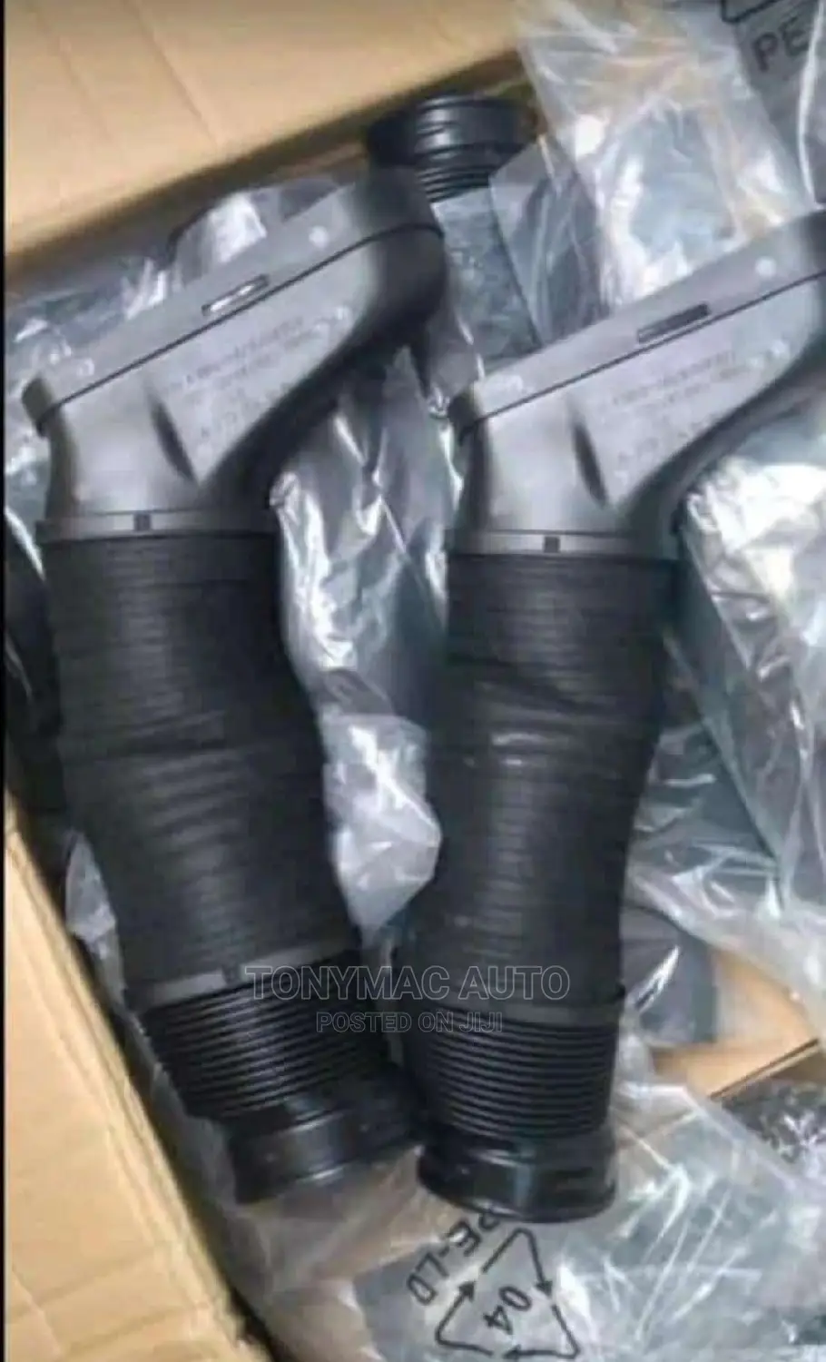 Mercedes-Benz Air Cleaner Host