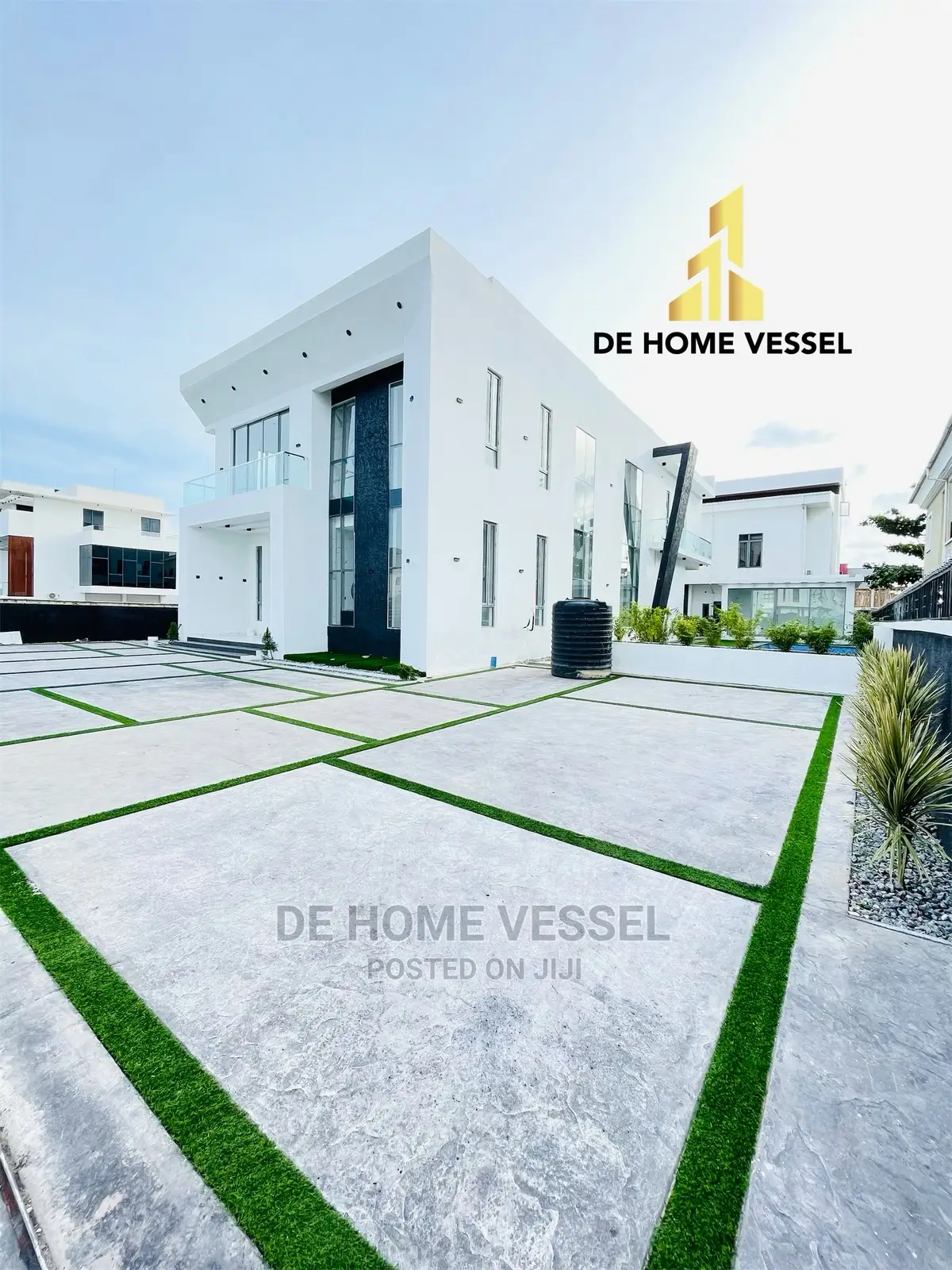 6bdrm Mansion in Osapa London for Sale