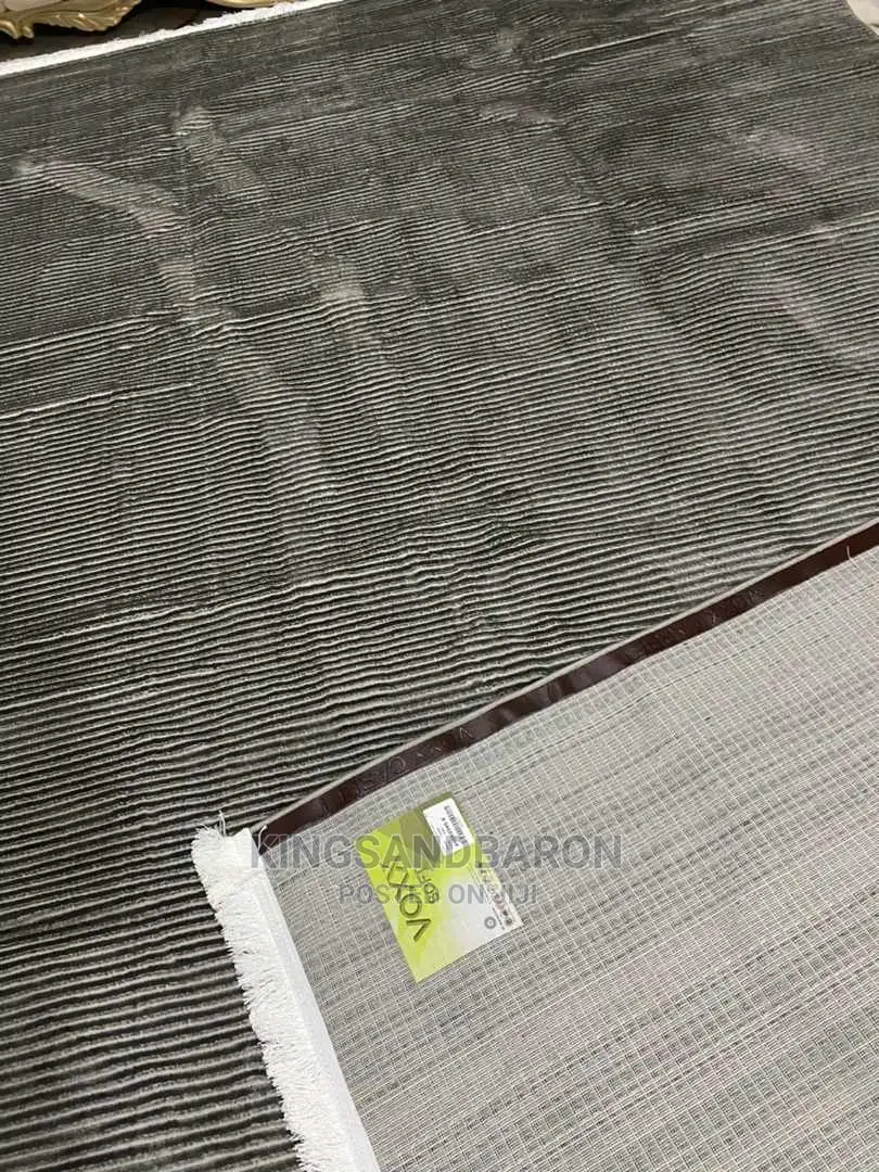 8*11 Voxx Center Rug