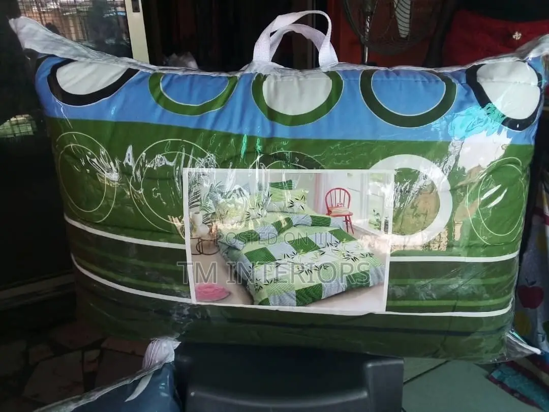 Tm Interiors 7 X7 Double Sheet Fibre Comforter and Beddings