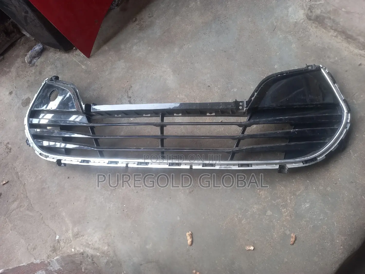 Hyundai Veloster 2012 Model Front Grille
