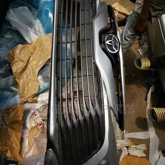 Complete Front Bumper Toyota Camry 2018 Le