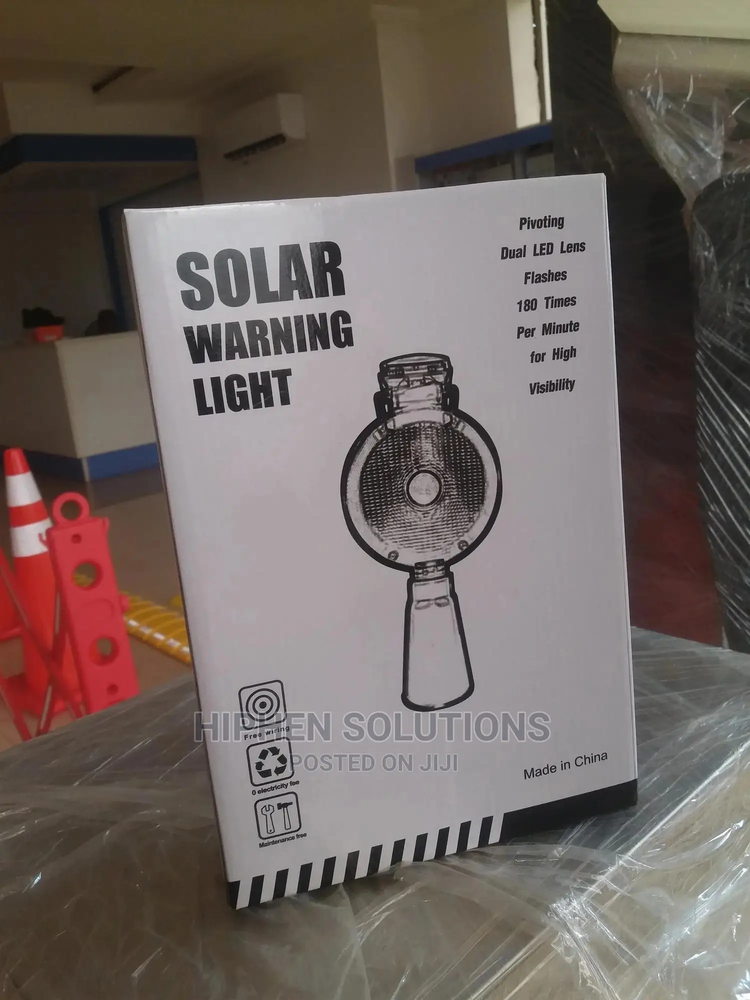 All Weather Use Solar for Traffic Cone