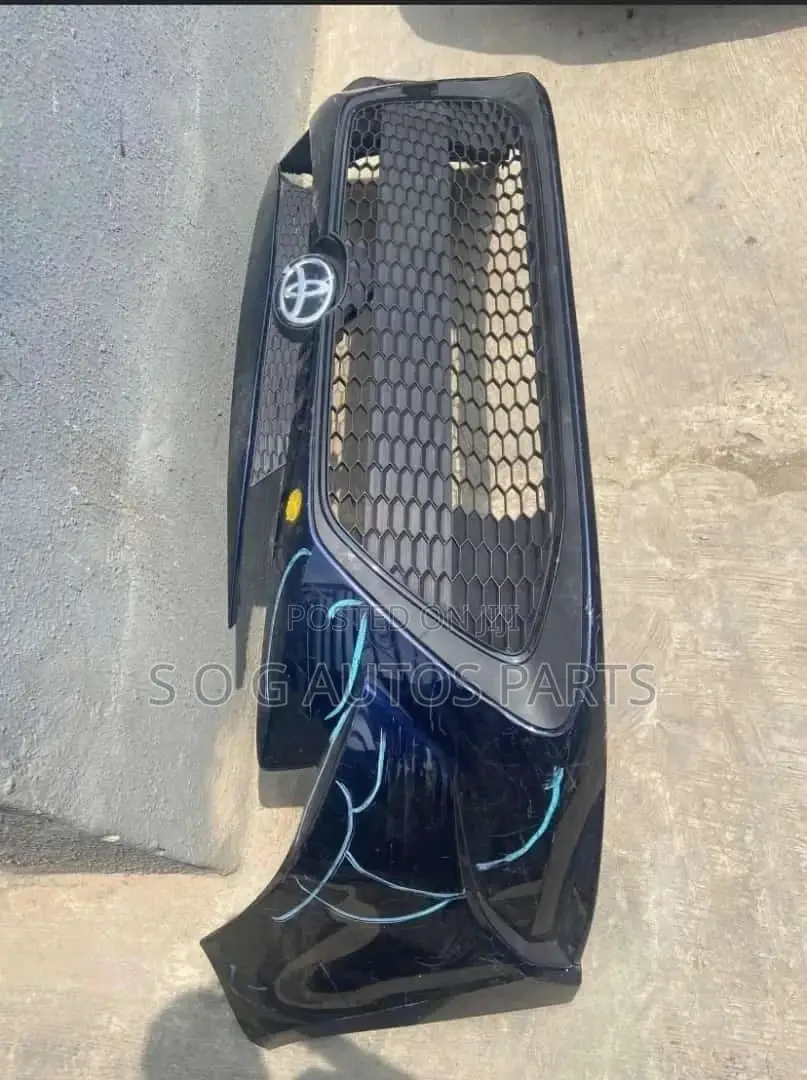Complete Front Bumper Toyota Corolla 2020 Le