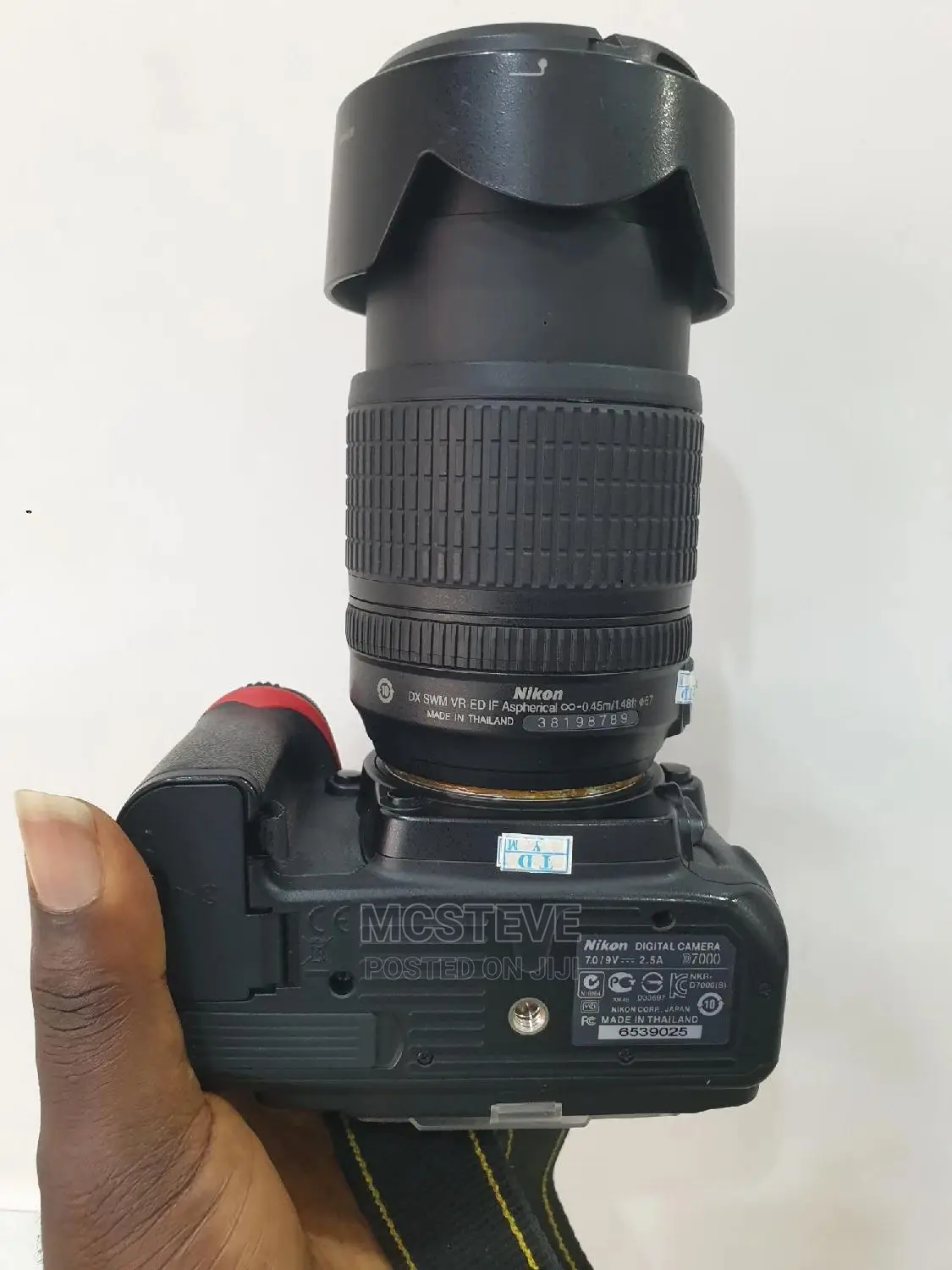 Nikon D7000 Professional Camera With 18 - 105mm Lens