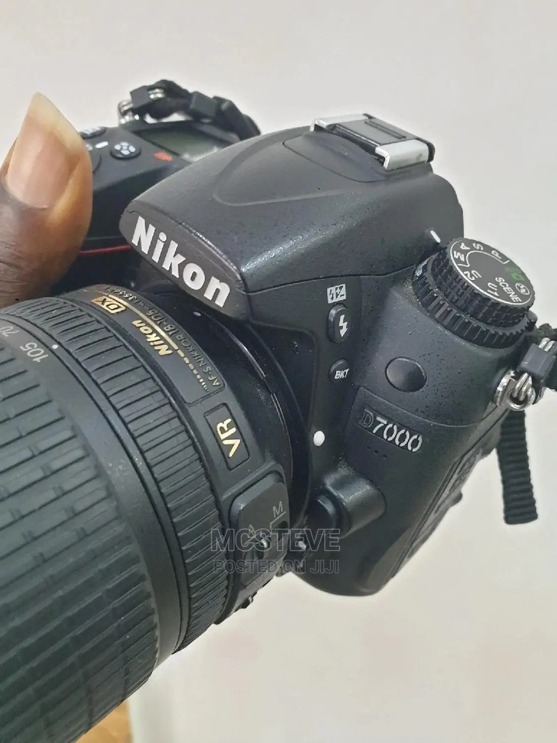 Nikon D7000 Professional Camera With 18 - 105mm Lens