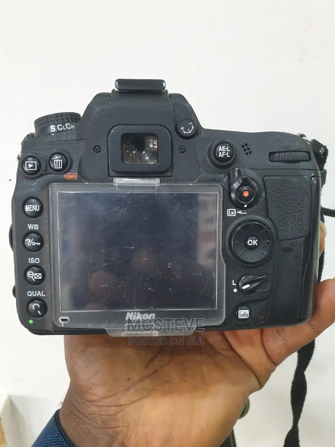 Nikon D7000 Professional Camera With 18 - 105mm Lens