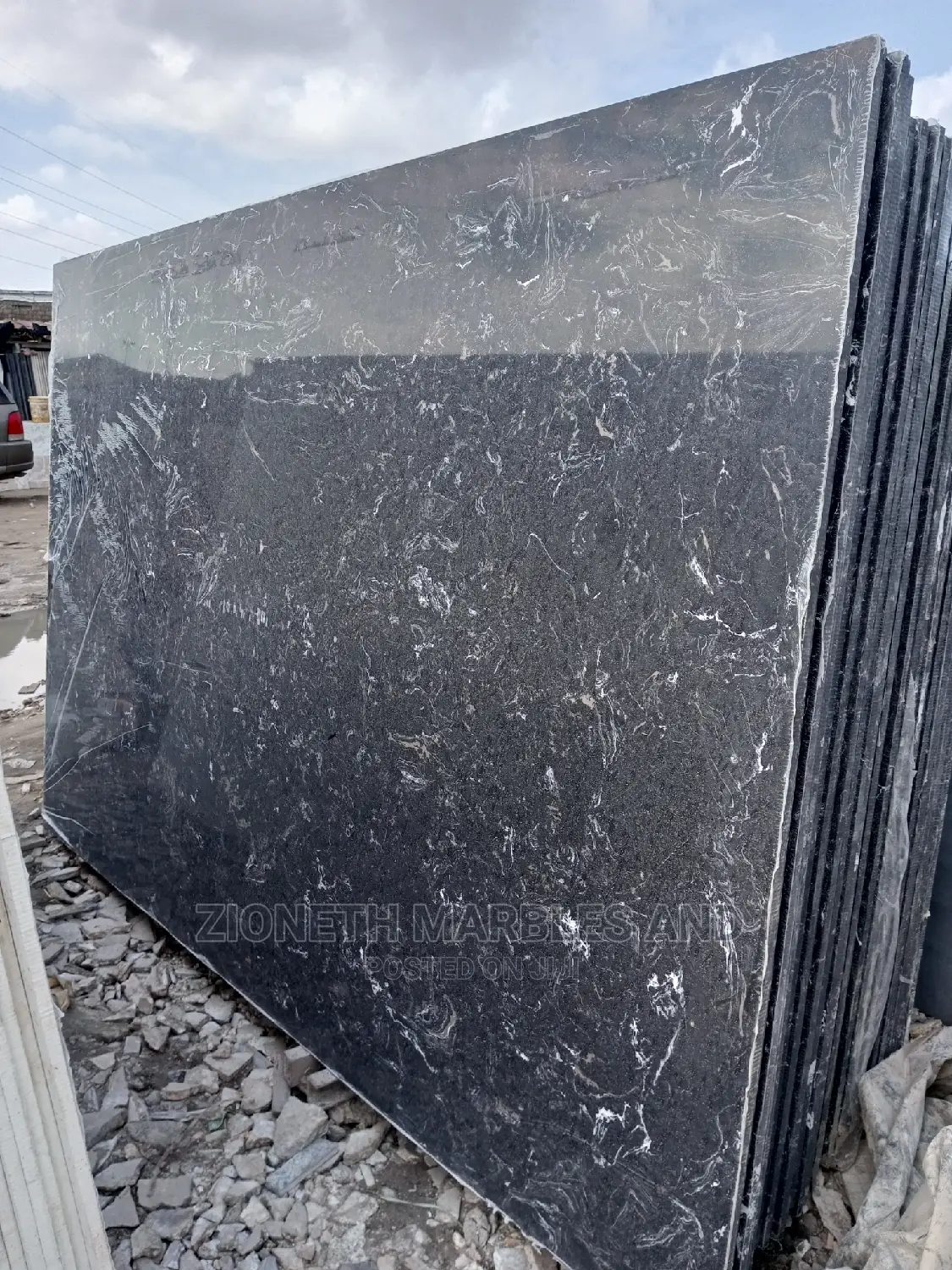 Italian Black Quartz Slab