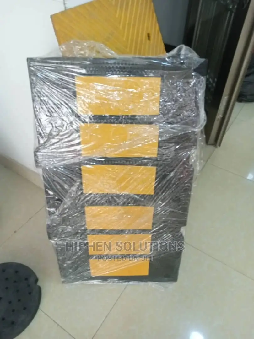 HIPHEN Solutions Rubber Speed Hump