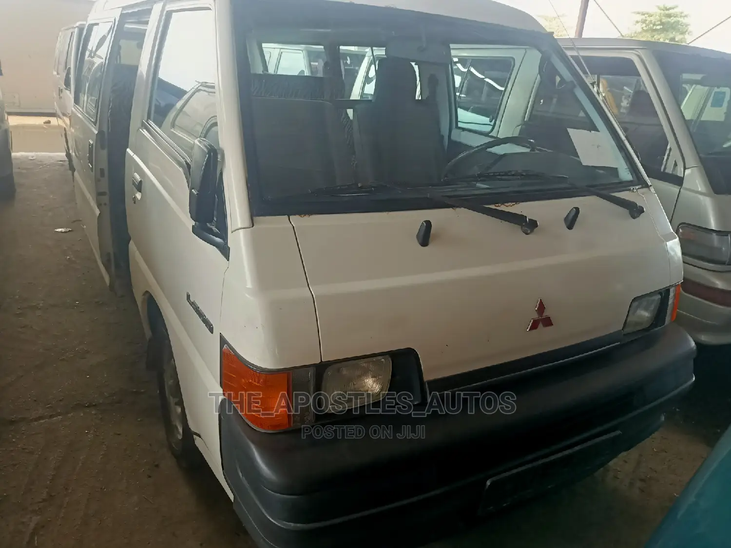 Mitsubishi L300 2003 White
